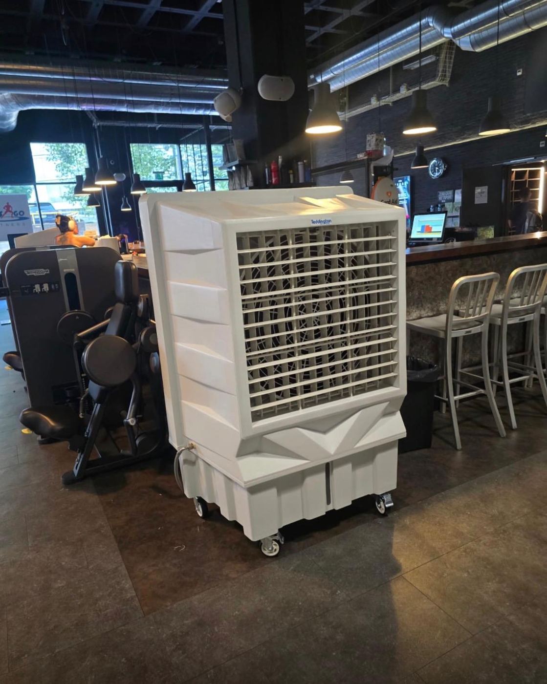 Bio-climatiseurs dans une salle de cours collectifs — Let's Go Fitness Genève